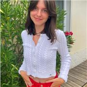 Étudiante donne cours de SVT, pour élève de collège, lycée